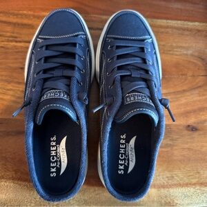 Skechers Dark Blue Lace-Up Sneakers/Slip On